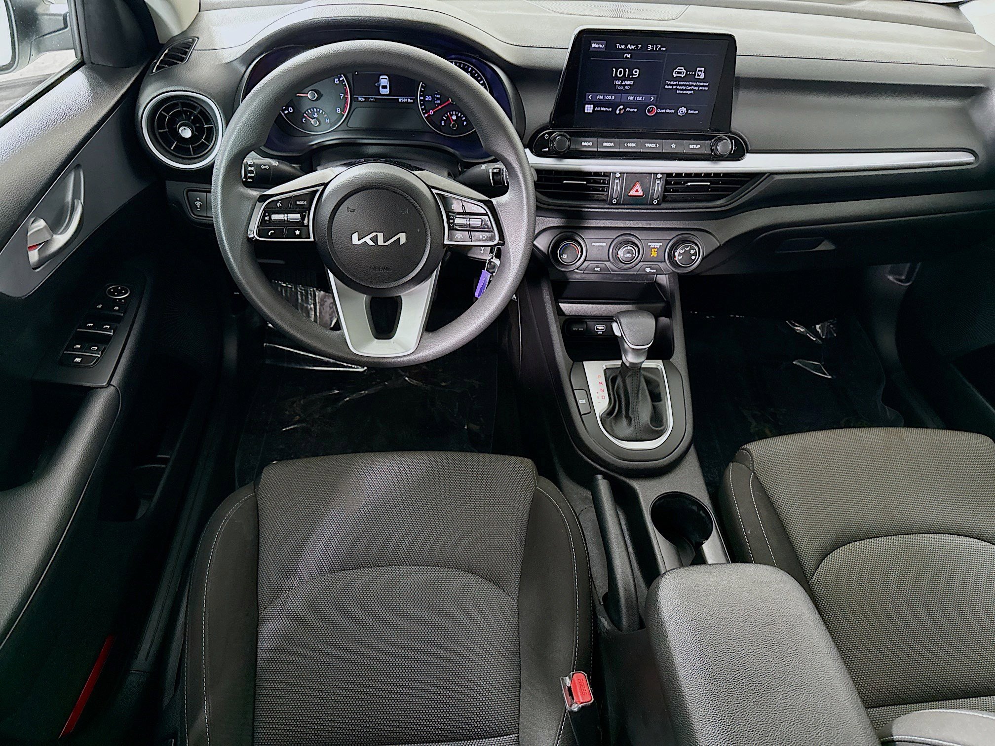 Used 2023 Kia Forte LX image 17