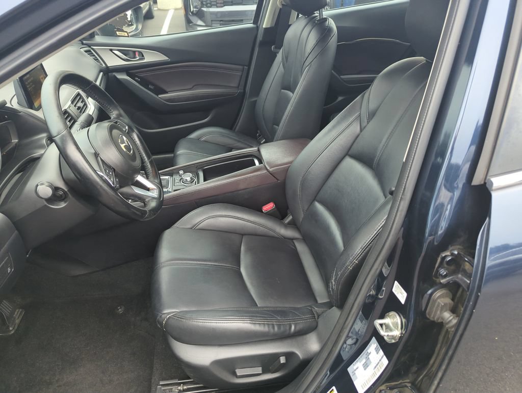 Used 2017 MAZDA MAZDA3 Touring FWD image 12