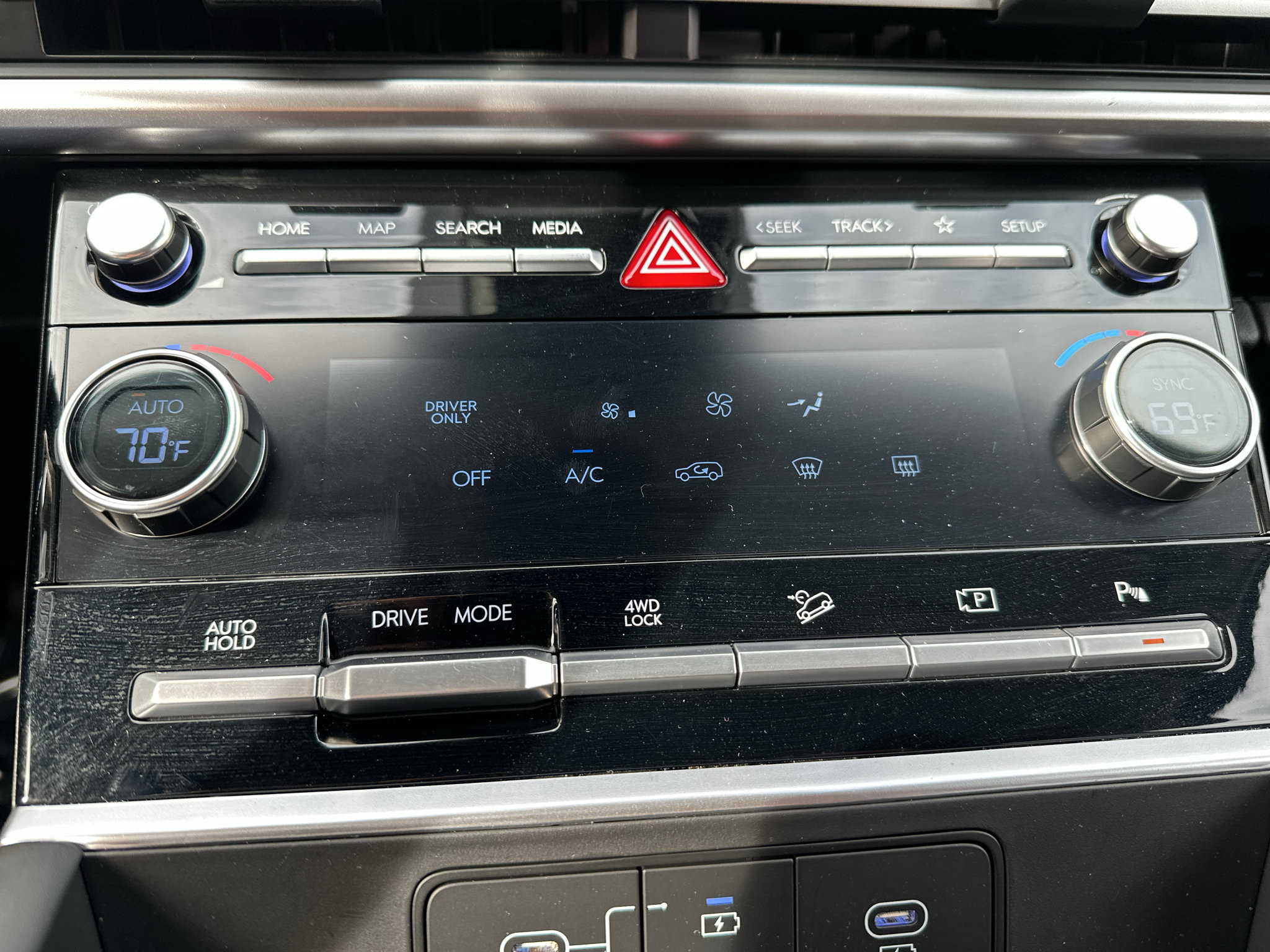 Certified 2026 Hyundai Santa Fe SE AWD/4WD image 27