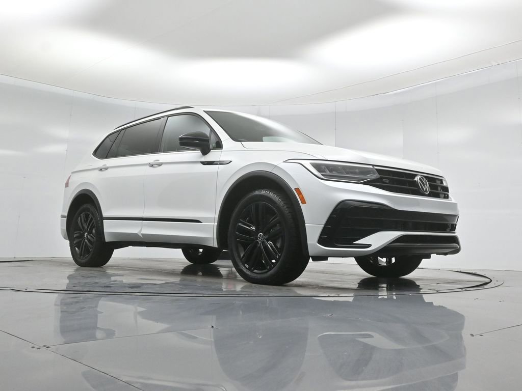 Used 2022 Volkswagen Tiguan SE R-Line FWD image 45