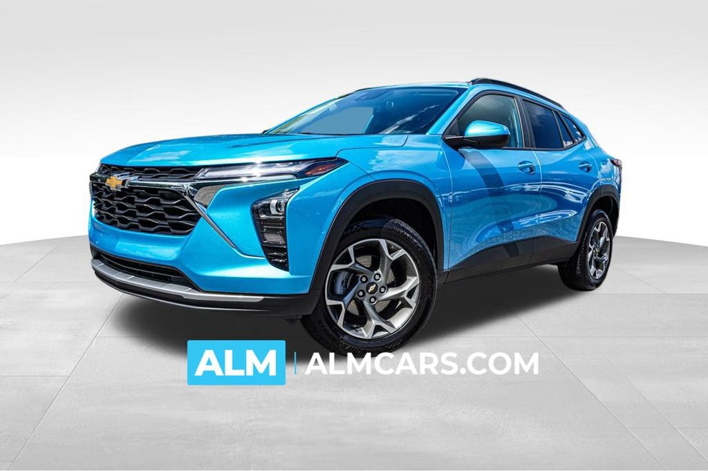 Used 2025 Chevrolet Trax LT FWD image 1