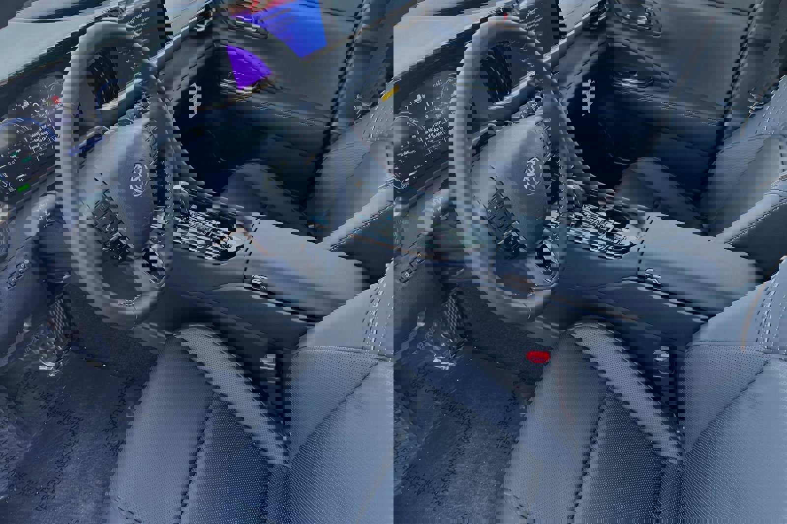 New 2025 Toyota Crown Signia Limited image 9