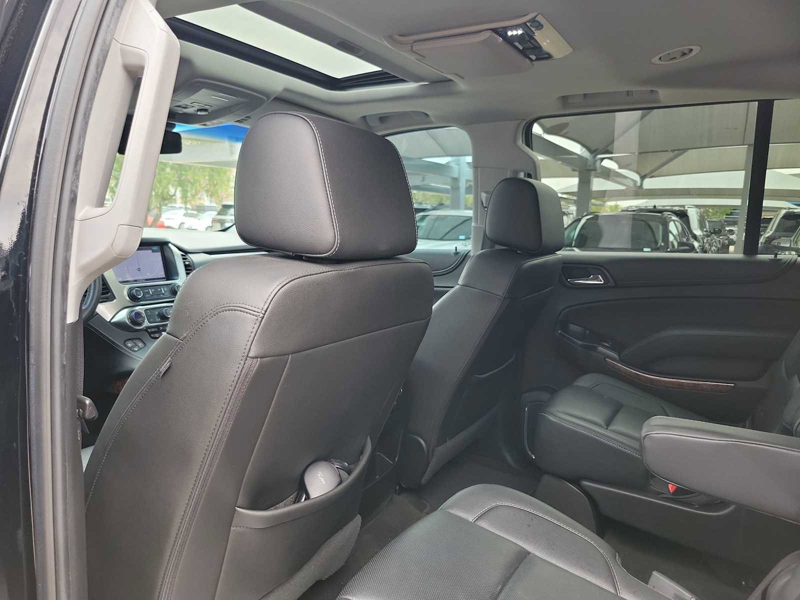 Used 2018 Chevrolet Suburban Premier AWD/4WD image 16