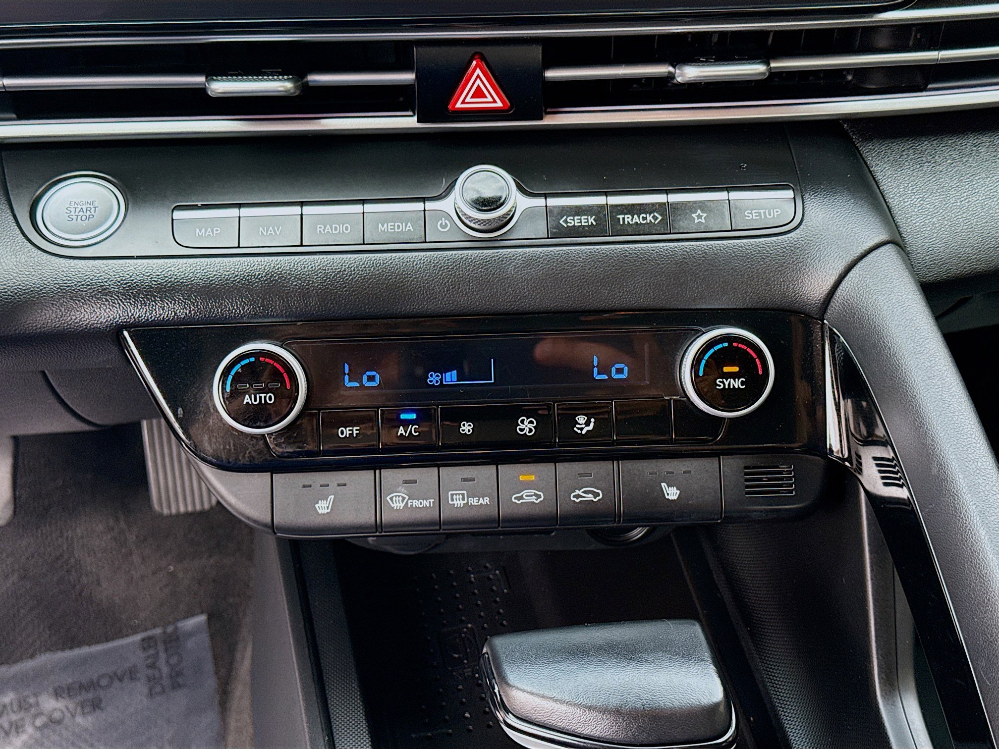 Used 2023 Hyundai Elantra Limited image 13