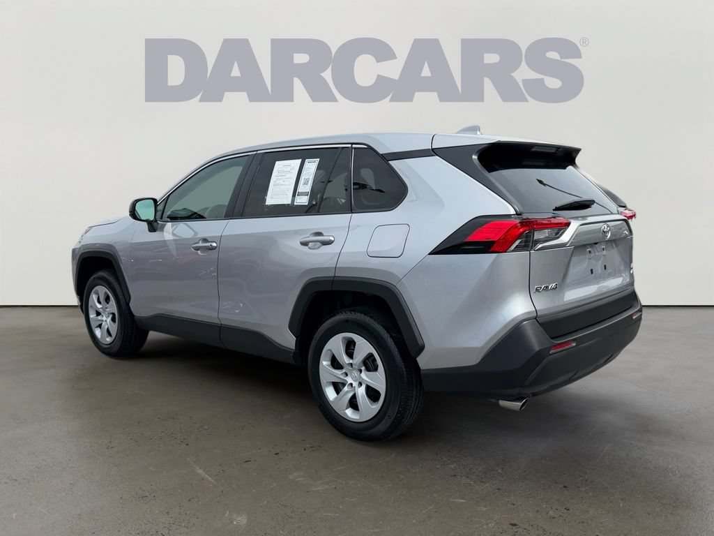 Used 2025 Toyota RAV4 LE AWD/4WD image 5