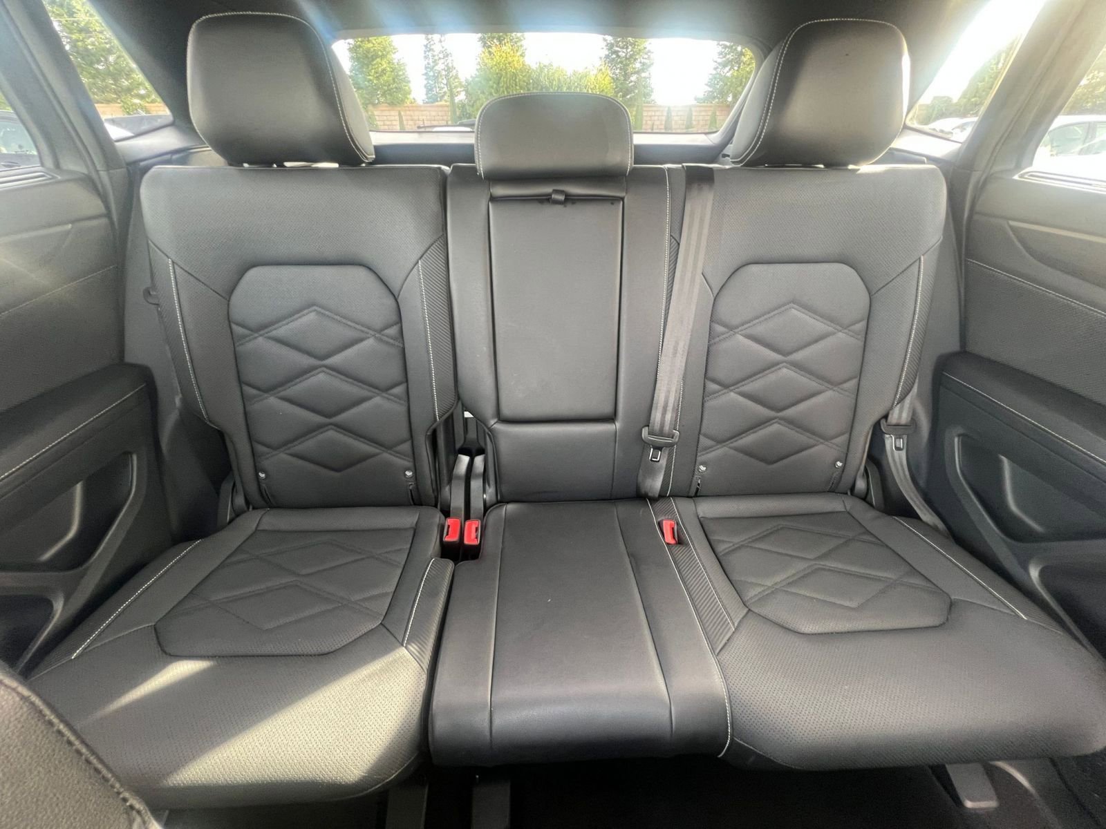 Used 2025 Volkswagen Atlas Cross Sport SE image 38