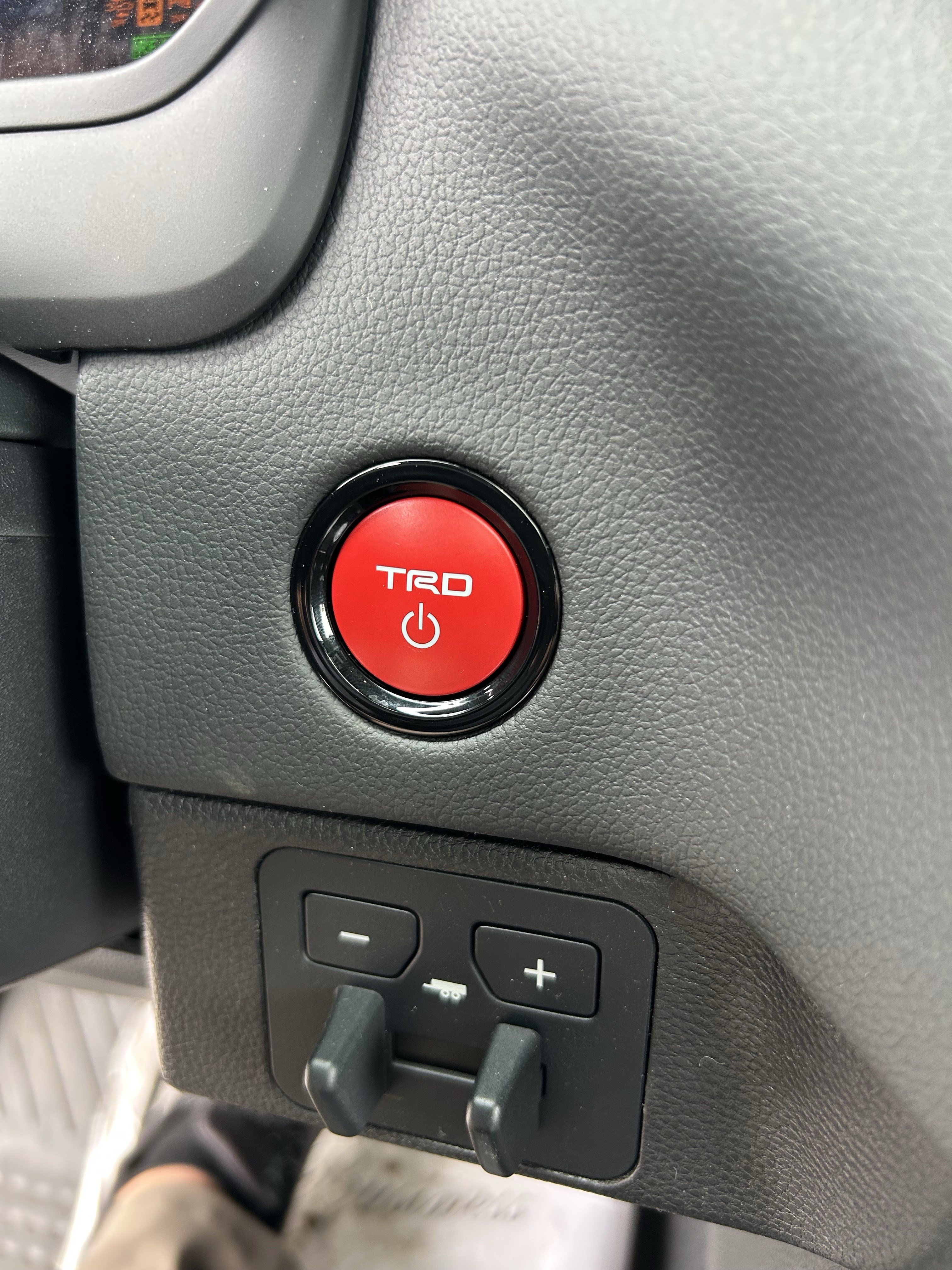Used 2026 Toyota Tundra Limited w/ TRD Off-Road Package AWD/4WD image 25