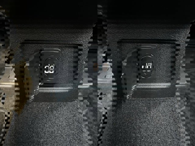Used 2025 Lincoln Corsair FWD image 21