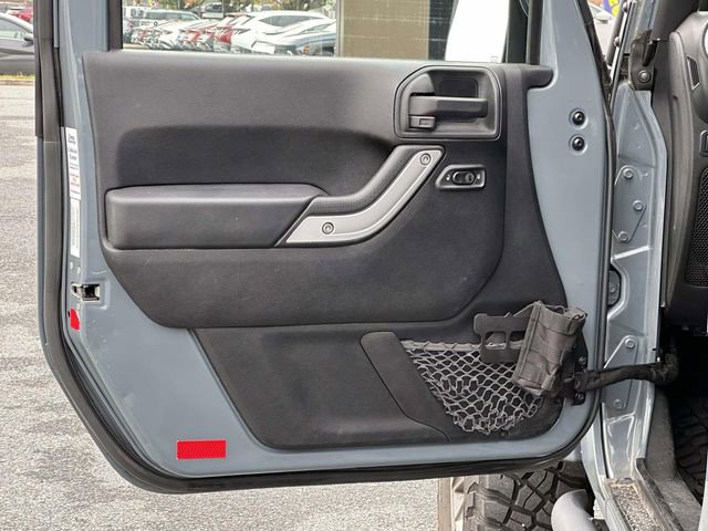 Used 2014 Jeep Wrangler Unlimited Rubicon w/ Connectivity Group image 7