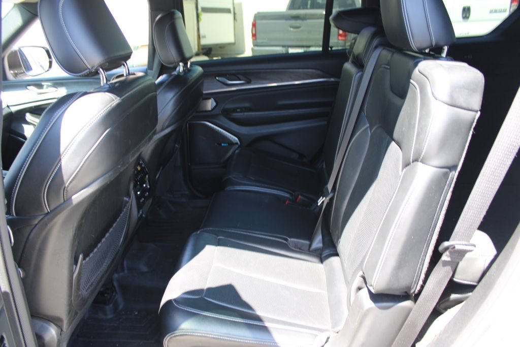Used 2021 Jeep Grand Cherokee L Overland AWD/4WD image 17