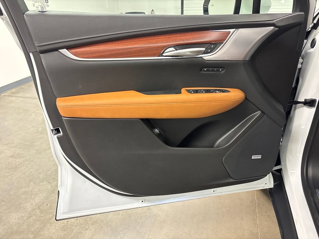 New 2025 Cadillac XT5 Premium Luxury w/ LPO, Floor Liner Package image 20