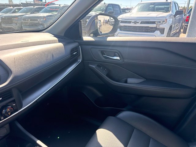 Used 2024 Nissan Rogue SV w/ SV Premium Package AWD/4WD image 20