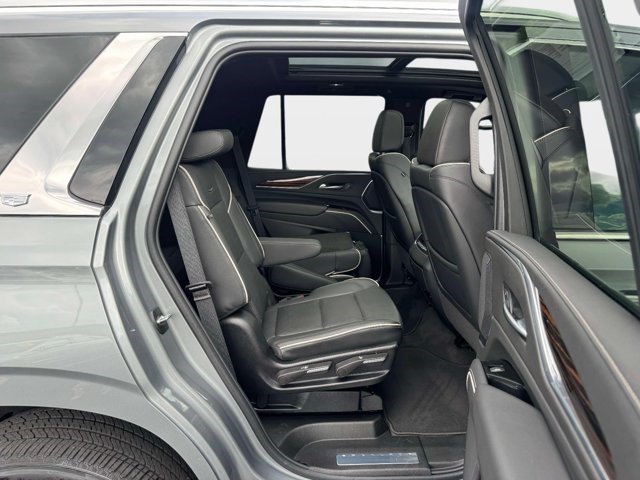 Certified 2024 Cadillac Escalade Premium Luxury AWD/4WD image 19
