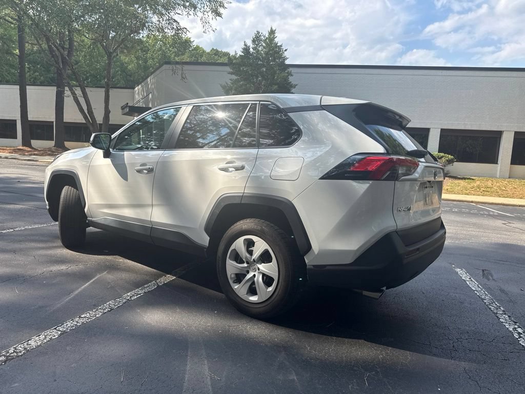 Used 2023 Toyota RAV4 LE FWD image 5