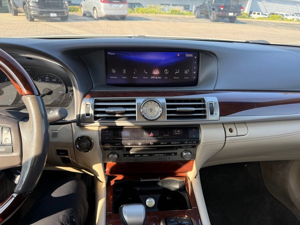 Used 2016 Lexus LS 460 w/ Comfort Package RWD image 9