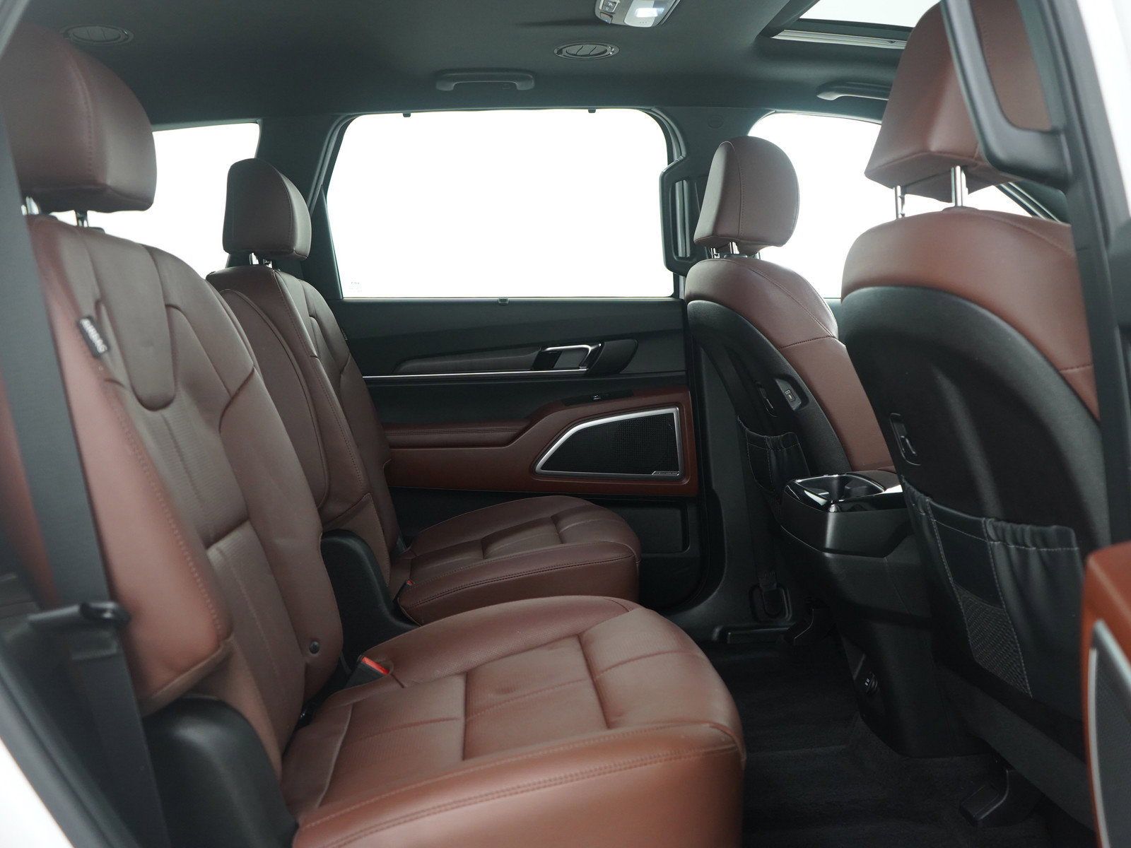 Used 2024 Kia Telluride EX w/ EX Captain's Chair Package image 12