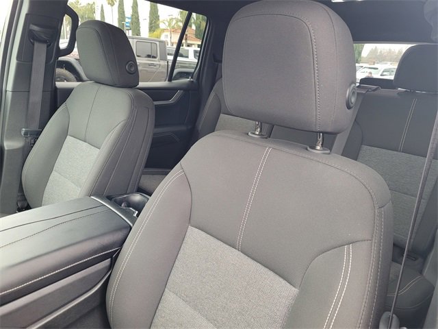 Used 2025 GMC Acadia Elevation image 13