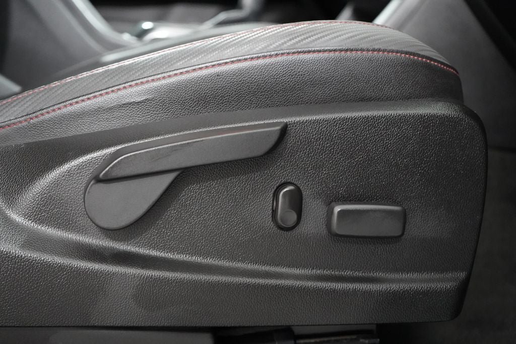 Used 2015 GMC Canyon SLE w/ All-Terrain Package AWD/4WD image 34