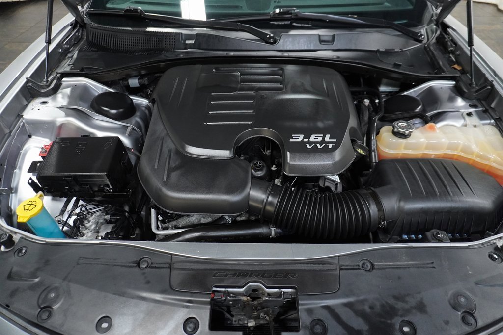 Used 2017 Dodge Charger SXT image 9