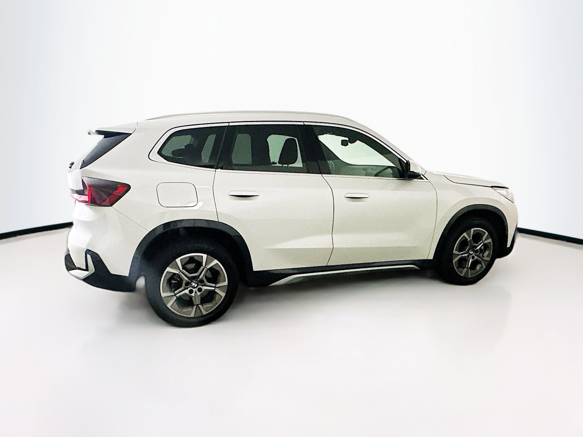Used 2025 BMW X1 xDrive28i image 10