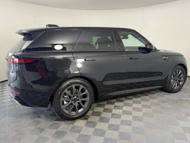 New 2026 Land Rover Range Rover Sport Dynamic SE AWD/4WD image 8