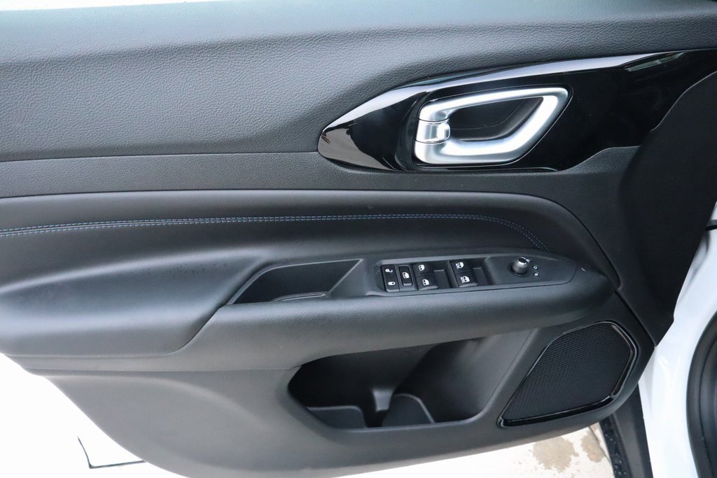 New 2026 Jeep Compass Limited image 15