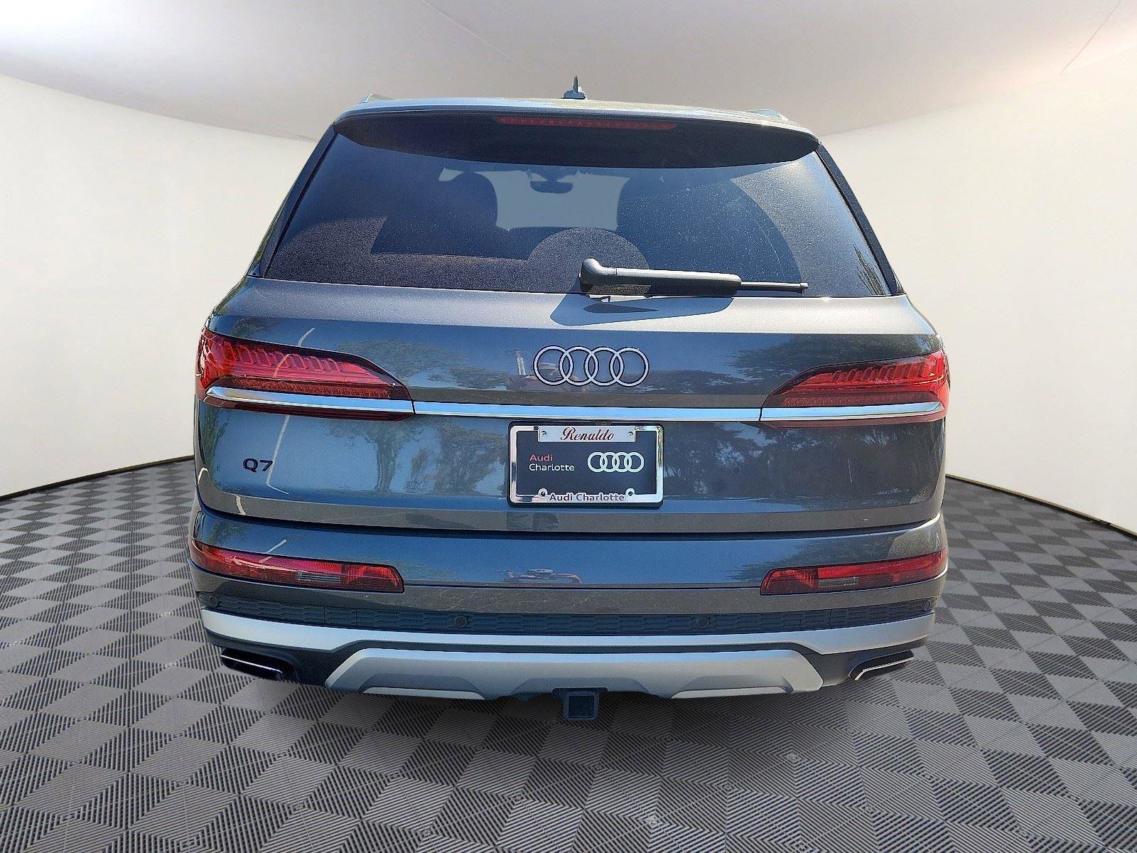 Used 2025 Audi Q7 3.0T Prestige w/ Prestige Package image 6