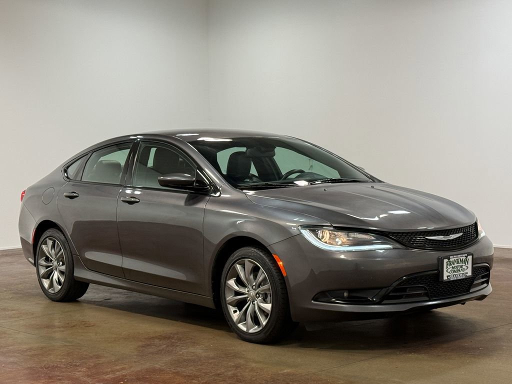 Used 2015 Chrysler 200 S FWD image 22