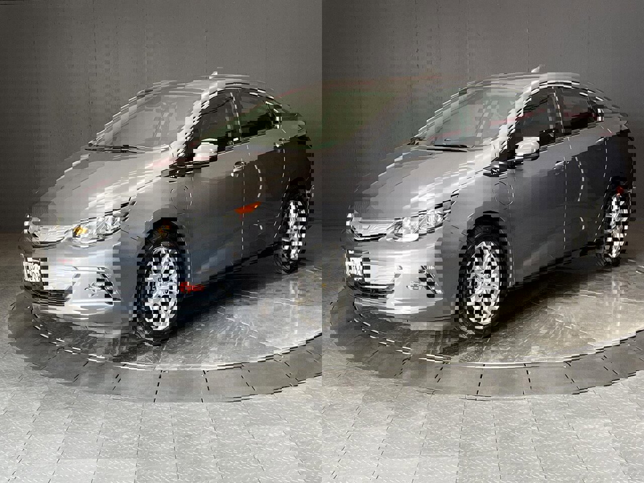 Used 2018 Chevrolet Volt Premier w/ Driver Confidence Package image 9