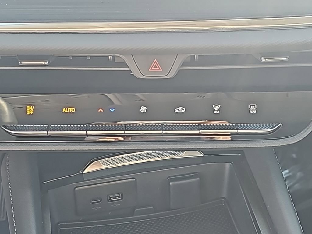 Certified 2025 Buick Envision Preferred image 20