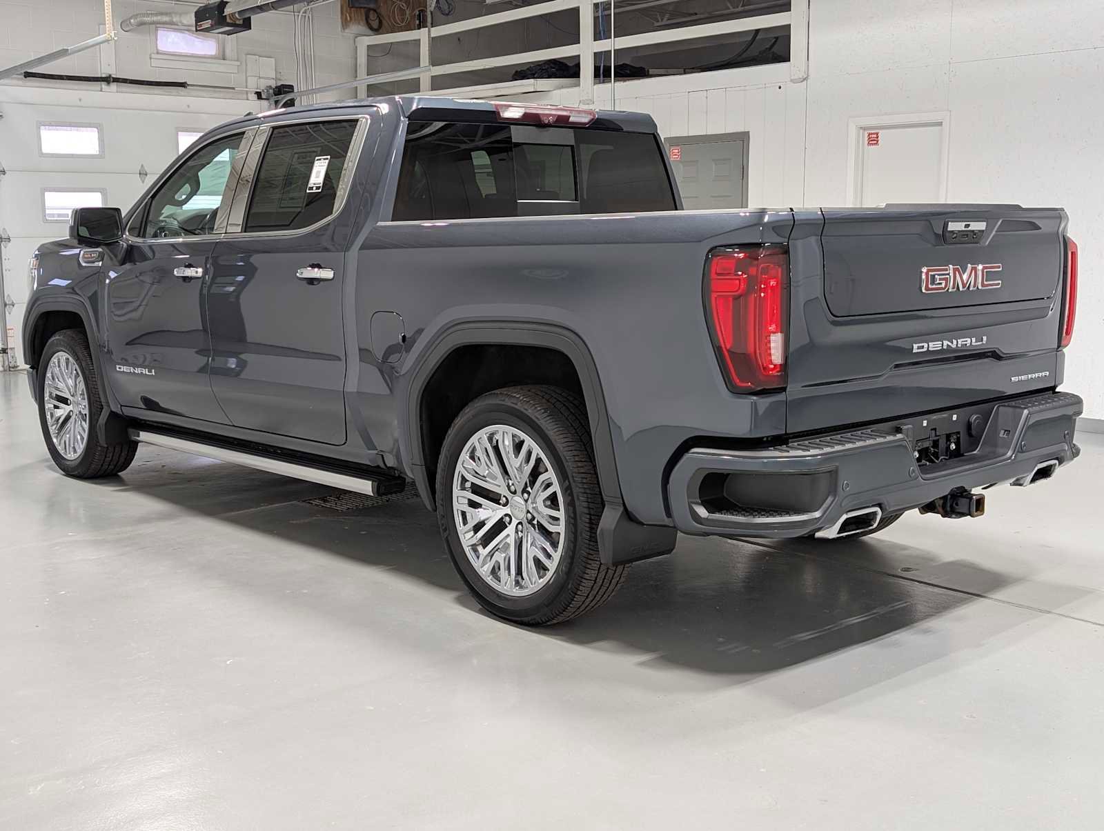 Used 2021 GMC Sierra 1500 Denali w/ Denali Ultimate Package image 11