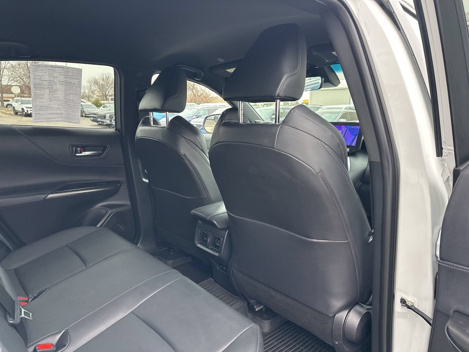 Used 2023 Toyota Venza XLE AWD/4WD image 32