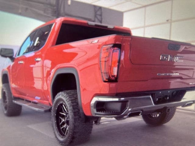 Used 2019 GMC Sierra 1500 SLT w/ X31 Off-Road Package AWD/4WD image 10