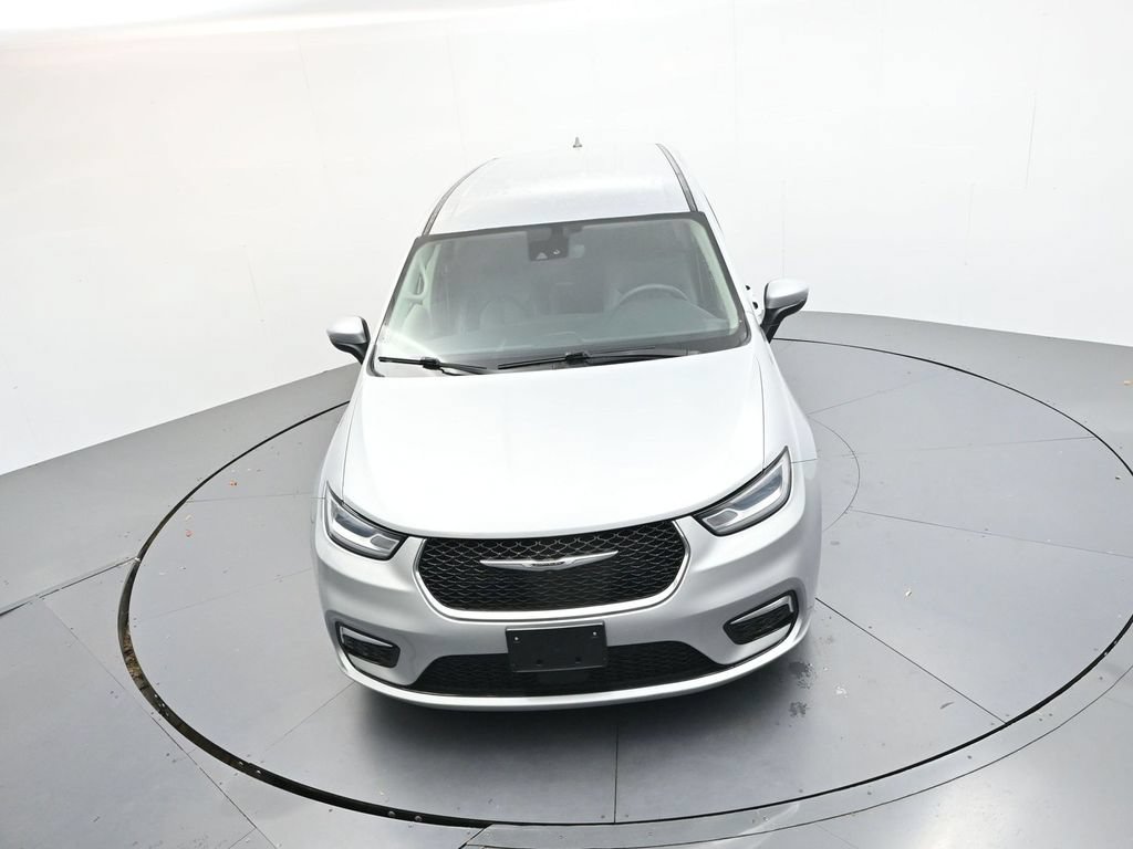 Used 2023 Chrysler Pacifica Touring-L FWD image 19