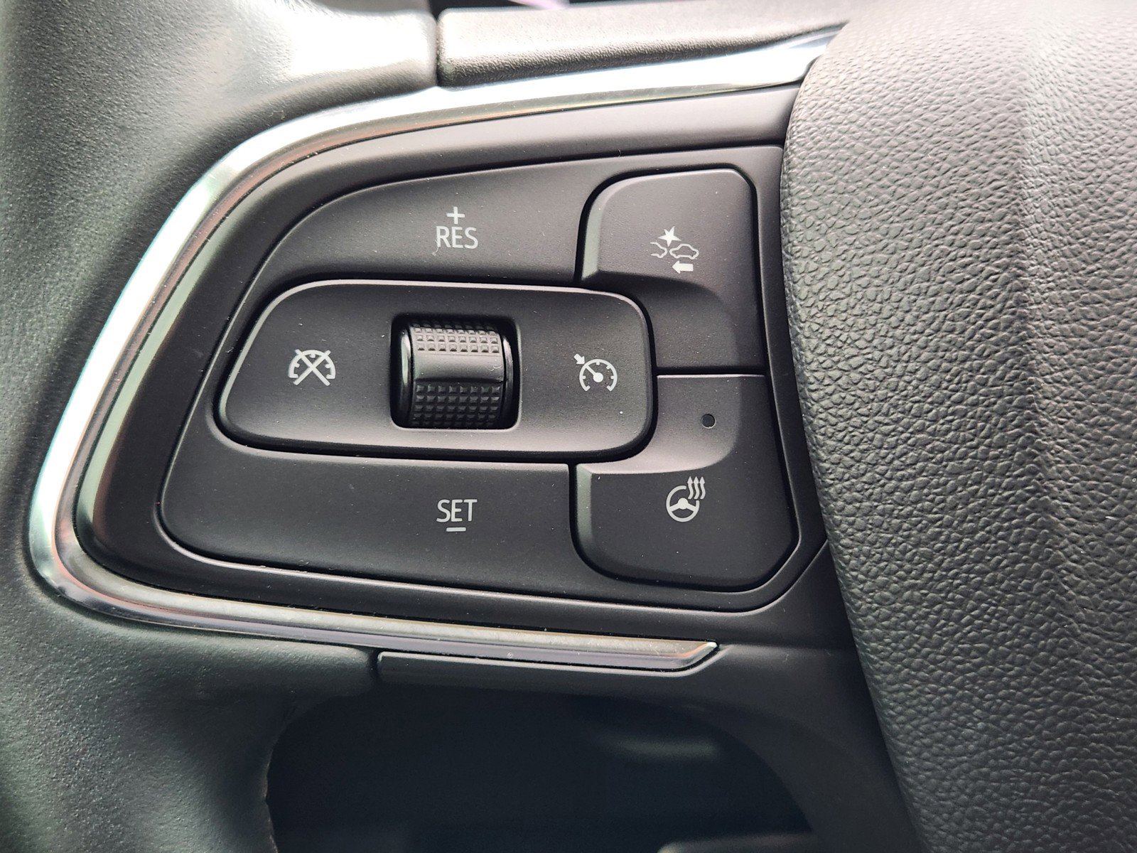 Used 2022 Buick Envision Essence w/ Technology Package I FWD image 23