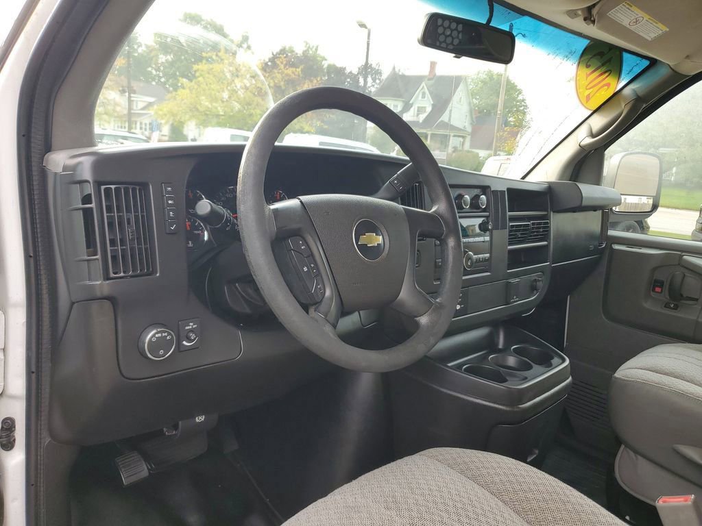 Used 2015 Chevrolet Express 2500 w/ Express Access Plus Package image 11