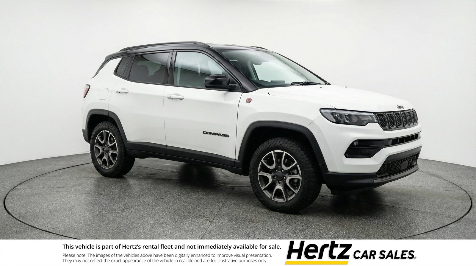 Used 2025 Jeep Compass Trailhawk image 1