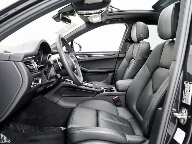 Used 2023 Porsche Macan Turbo image 6