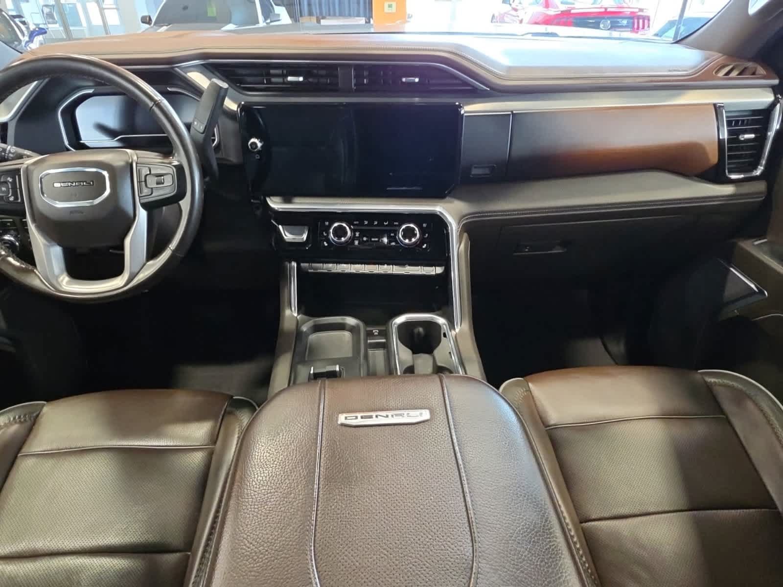 Used 2024 GMC Sierra 2500 Denali w/ Denali Reserve Package AWD/4WD image 29
