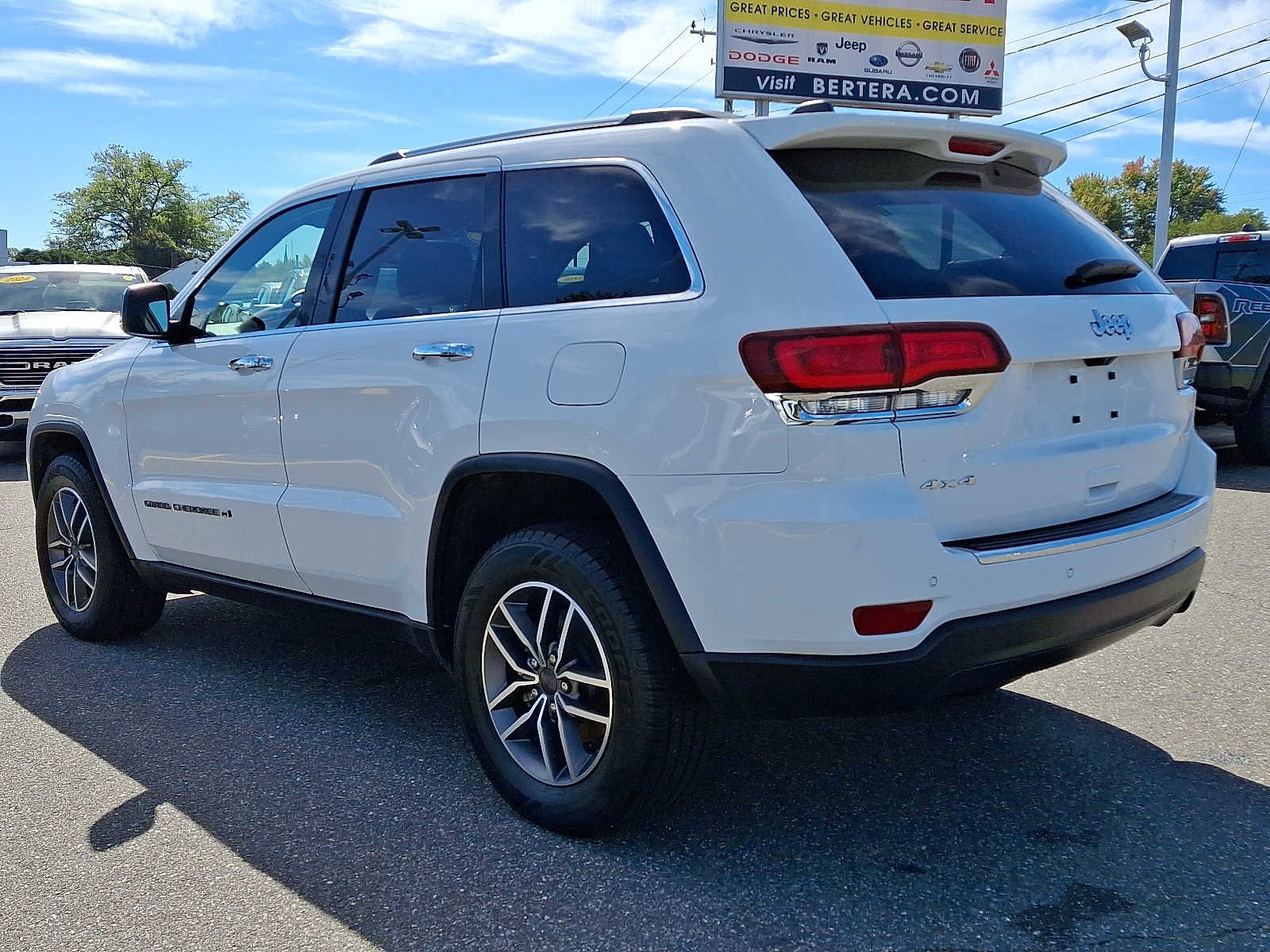 Used 2022 Jeep Grand Cherokee Limited image 4