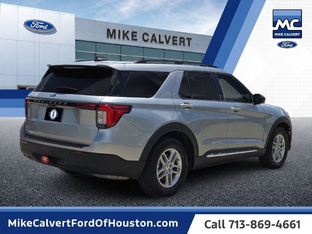 Used 2025 Ford Explorer Active RWD image 4