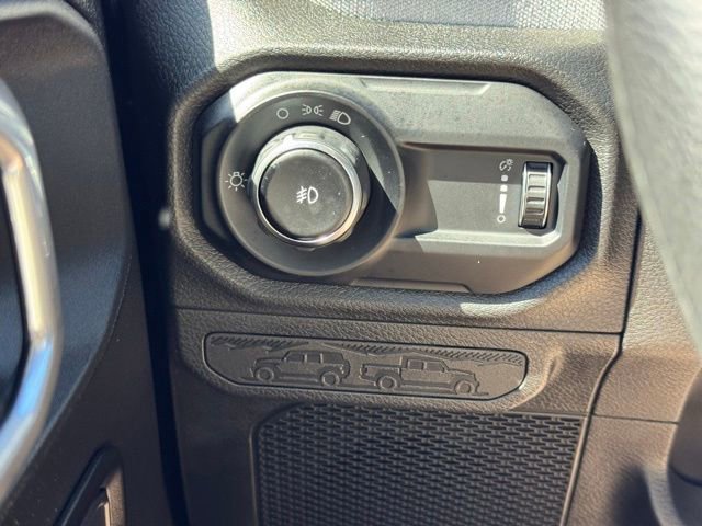 Certified 2025 Jeep Wrangler Sport image 30