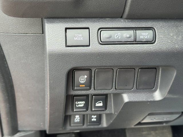 Used 2025 Nissan Frontier PRO-4X AWD/4WD image 17