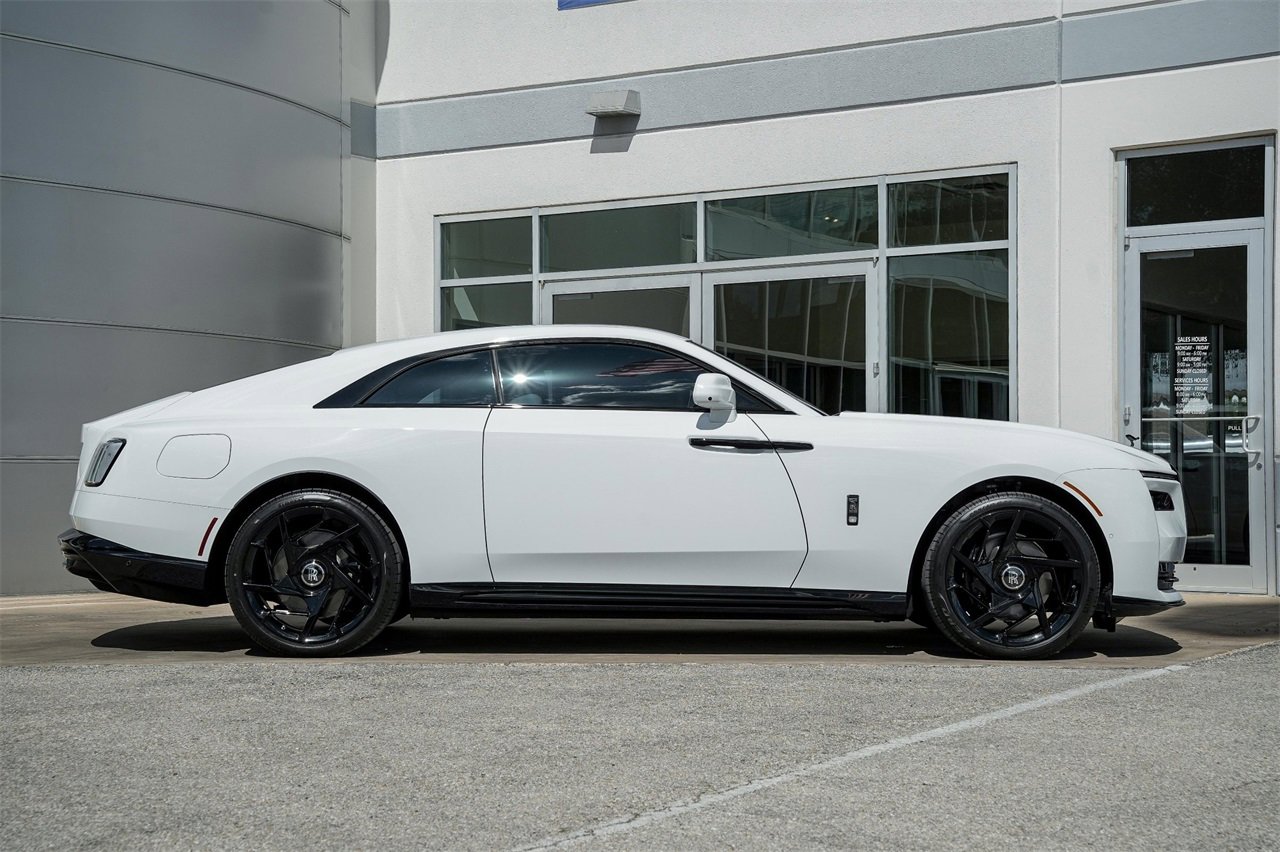 New 2025 Rolls-Royce Spectre Black Badge image 8