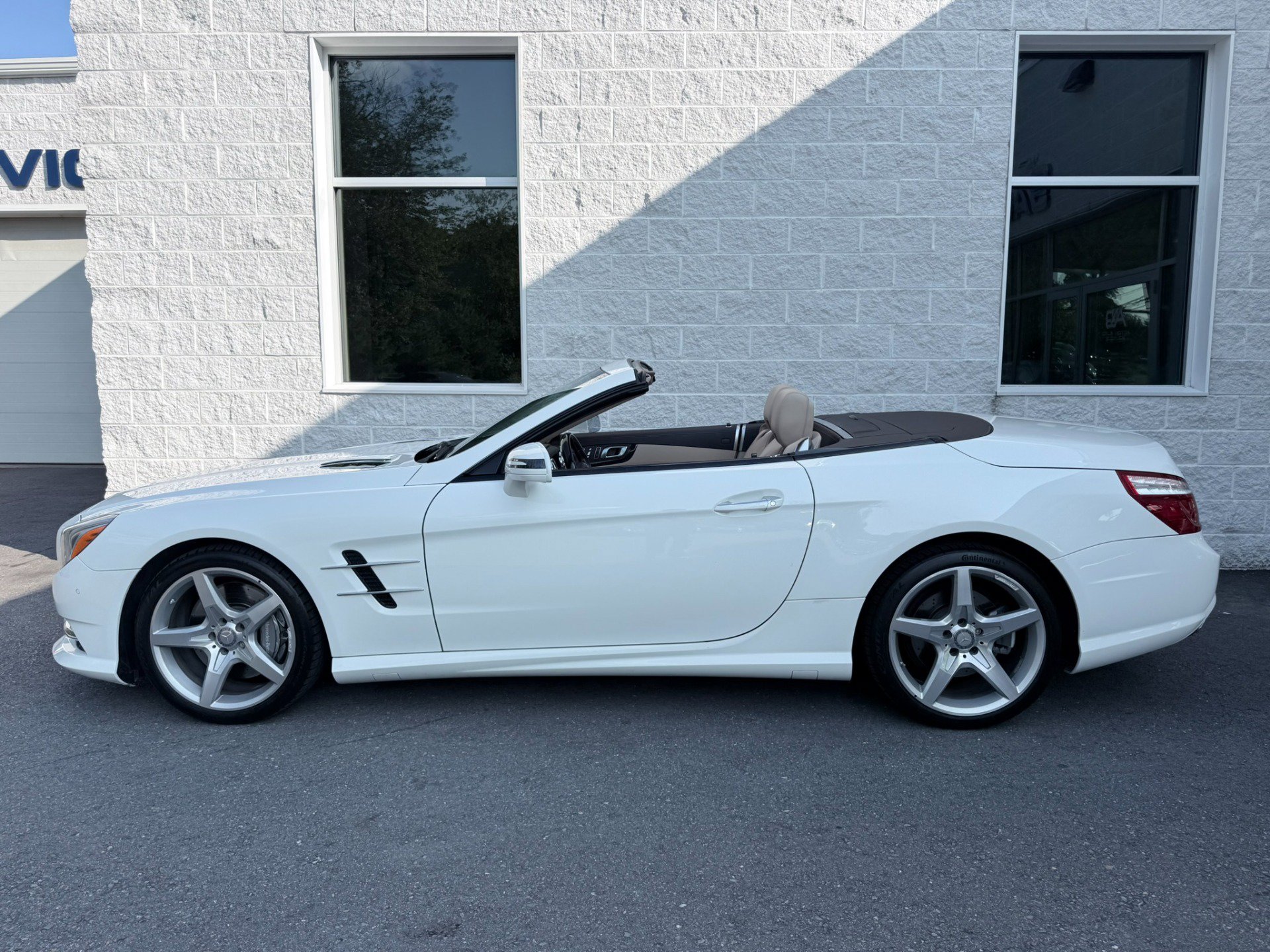 Used 2015 Mercedes-Benz SL 550 image 26