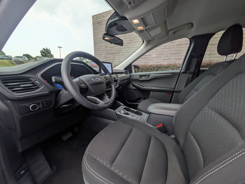Used 2025 Ford Escape Active AWD/4WD image 15