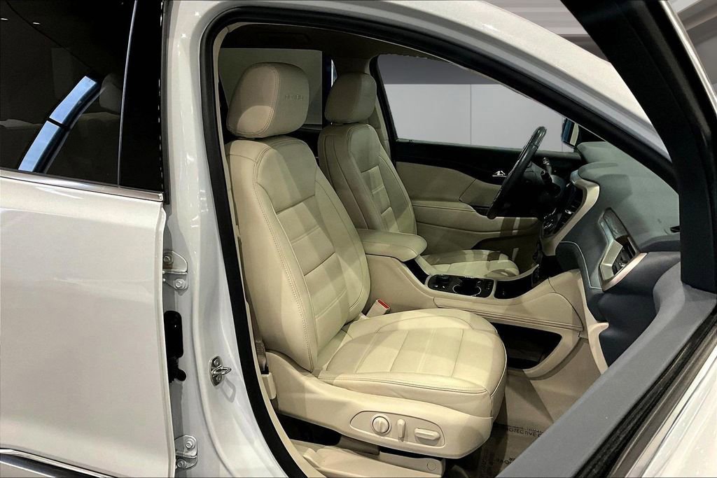 Used 2023 GMC Acadia Denali w/ Denali Ultimate Package AWD/4WD image 30