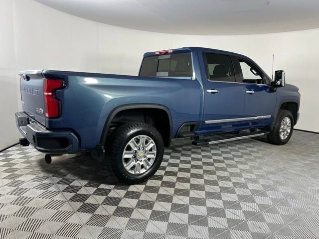 Used 2024 Chevrolet Silverado 3500 High Country w/ Technology Package image 5