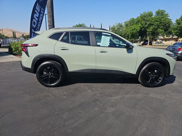 Used 2025 Chevrolet Trax ACTIV w/ Sunroof Package FWD image 9
