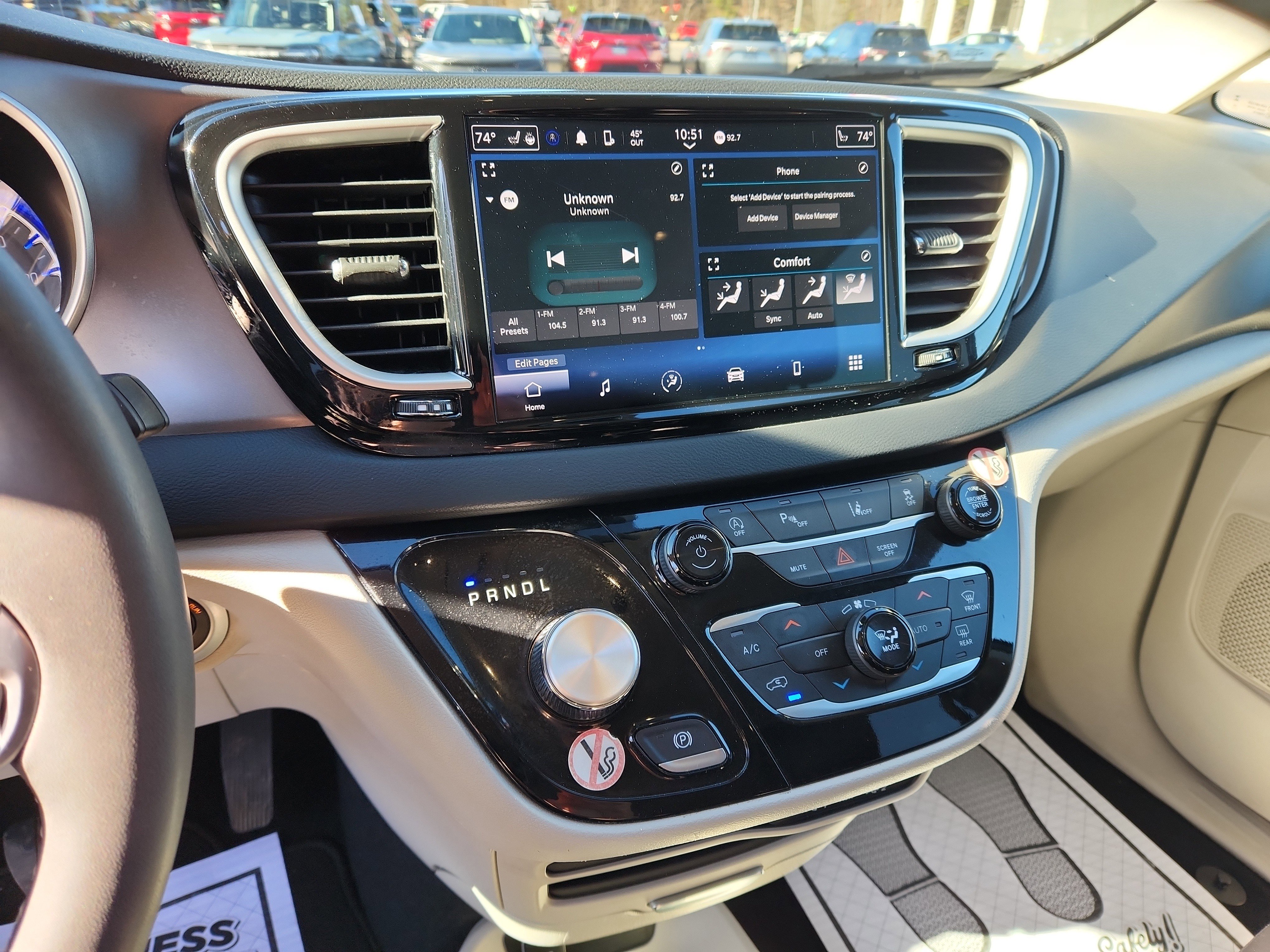 Used 2023 Chrysler Pacifica Touring-L image 22